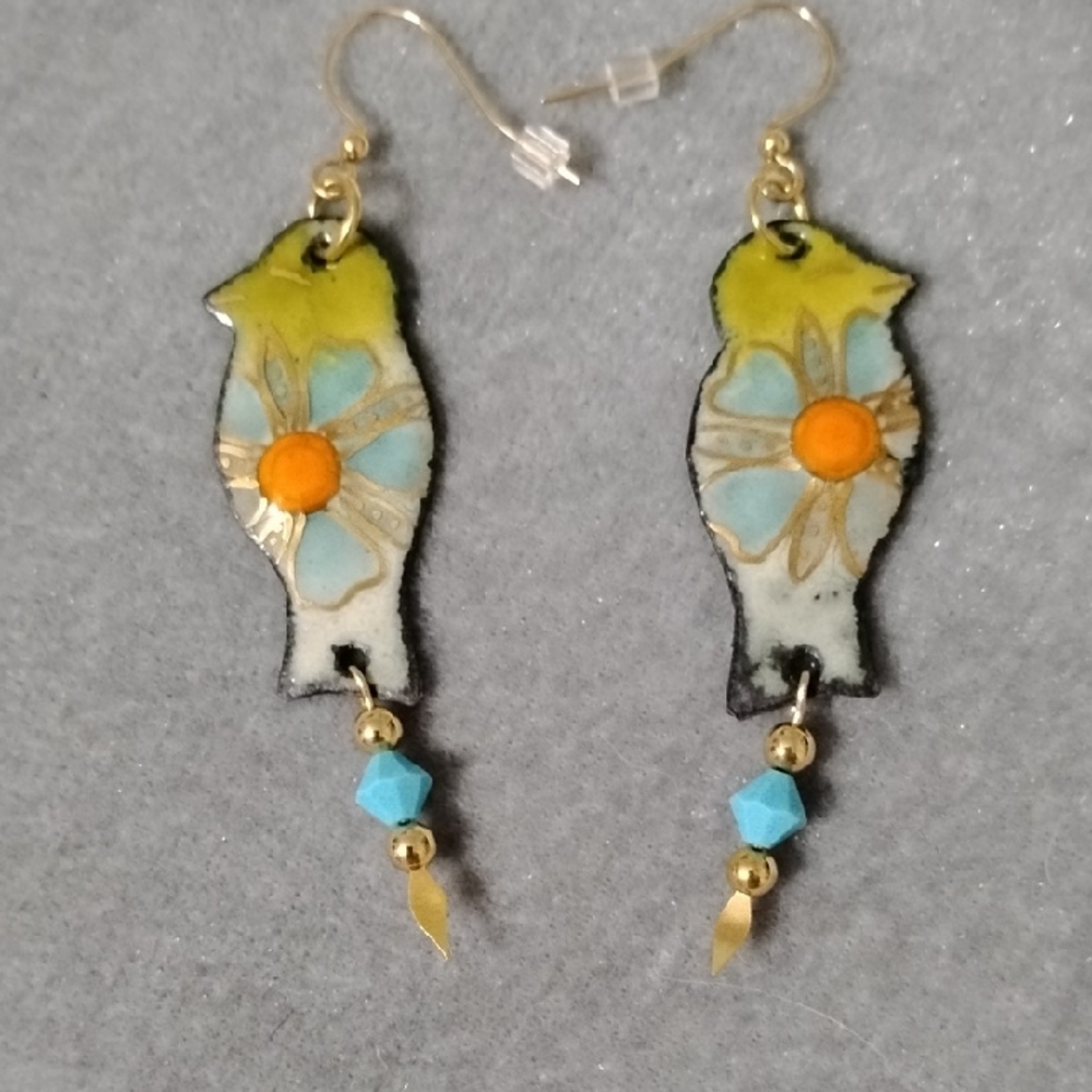 ❤️HP❤️Tropical Floral Bird Earrings with Colorful  Accents